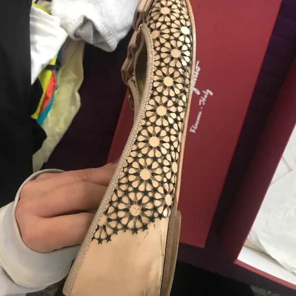 Used Ferragamo beige flat shoes - Picture 5 of 8